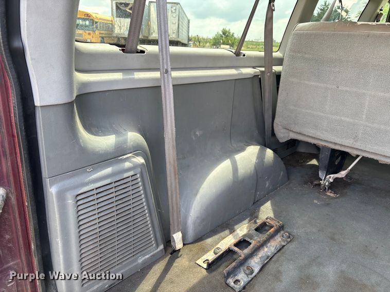 image for item DU1271 2006 Ford E350 van