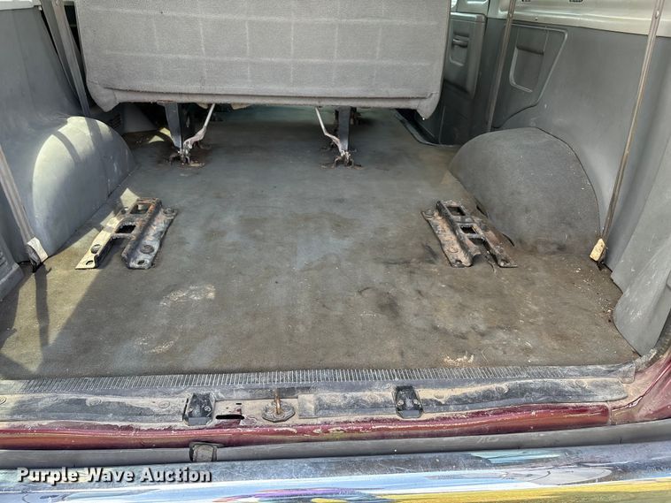 image for item DU1271 2006 Ford E350 van