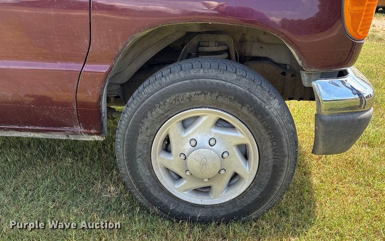 image for item DU1271 2006 Ford E350 van