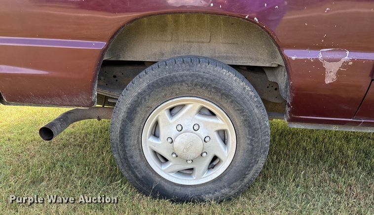 image for item DU1271 2006 Ford E350 van