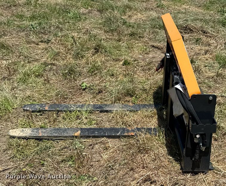 image for item DU9106 2025 Wolverine PFA-11-3300G skid steer forks