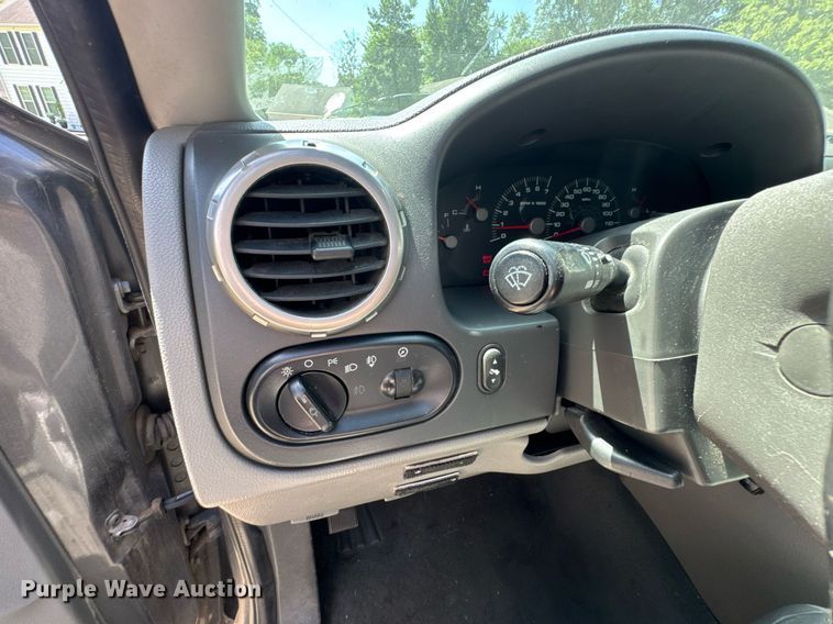 image for item DU9394 2004 Ford Expedition SUV