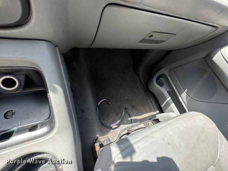 image for item DU9394 2004 Ford Expedition SUV