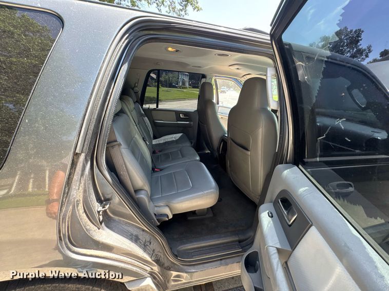 image for item DU9394 2004 Ford Expedition SUV