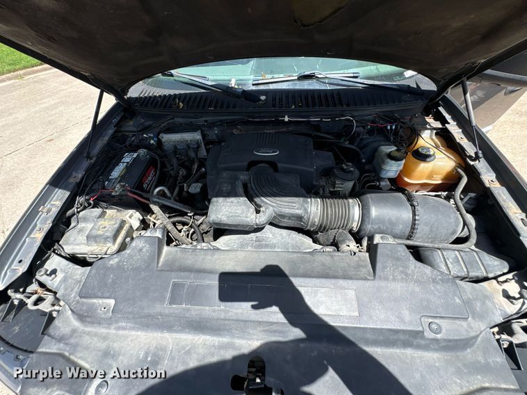 image for item DU9394 2004 Ford Expedition SUV