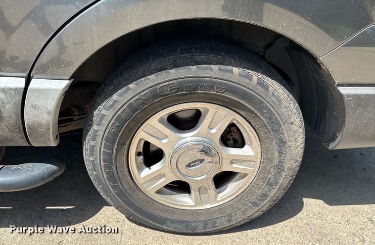 image for item DU9394 2004 Ford Expedition SUV