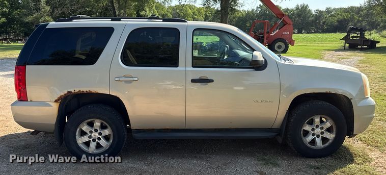 image for item DW2984 2010 GMC Yukon SUV