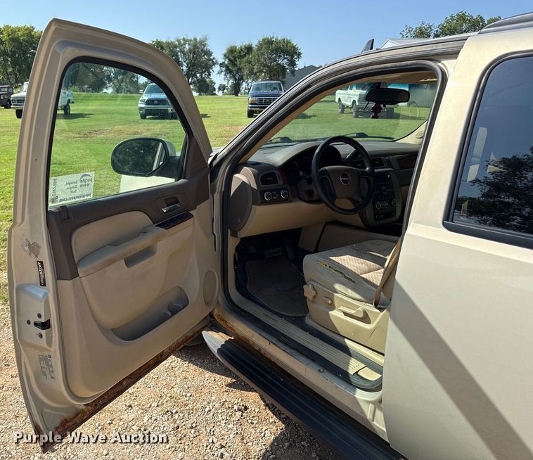 image for item DW2984 2010 GMC Yukon SUV