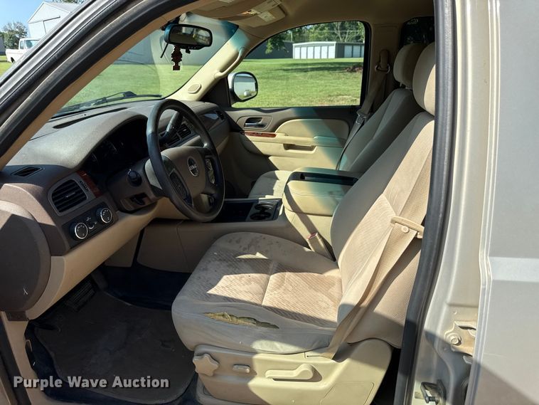 image for item DW2984 2010 GMC Yukon SUV