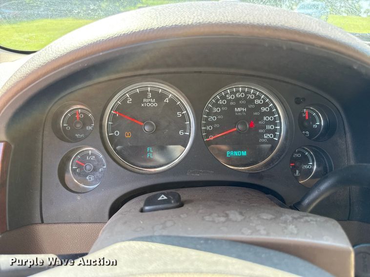 image for item DW2984 2010 GMC Yukon SUV