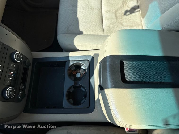 image for item DW2984 2010 GMC Yukon SUV