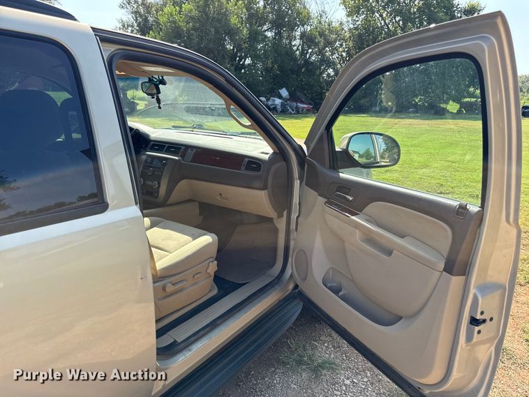 image for item DW2984 2010 GMC Yukon SUV