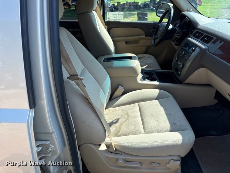 image for item DW2984 2010 GMC Yukon SUV