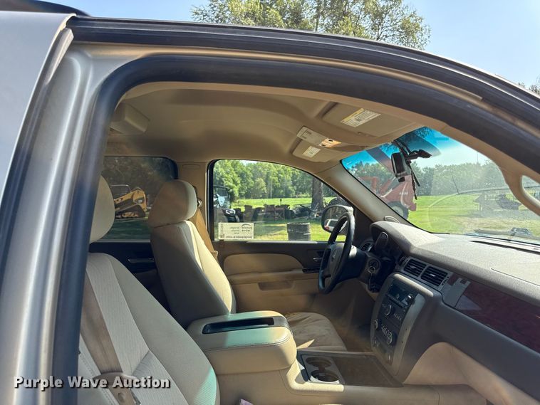 image for item DW2984 2010 GMC Yukon SUV