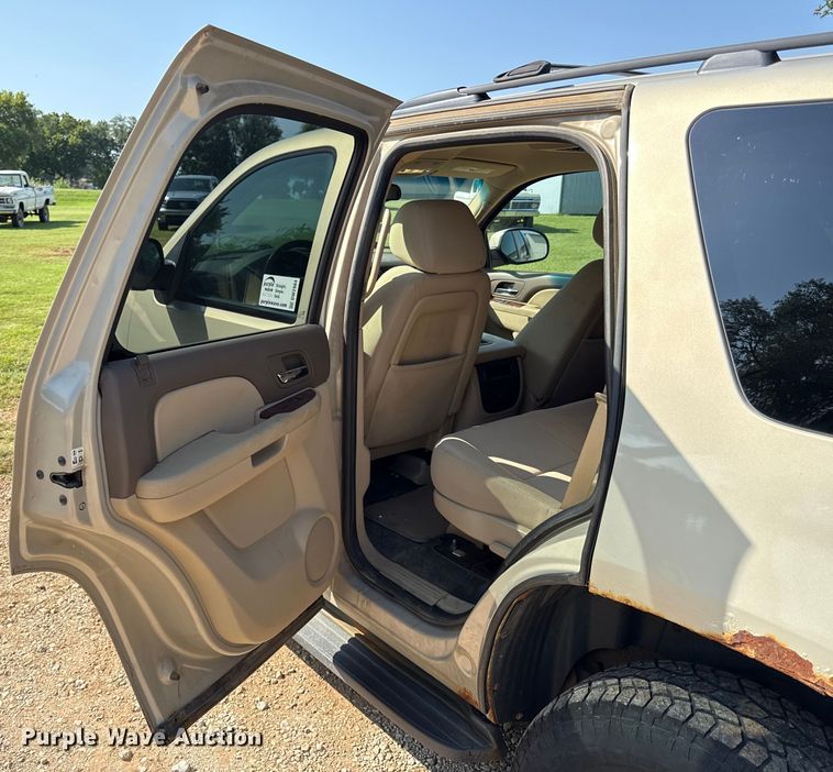 image for item DW2984 2010 GMC Yukon SUV