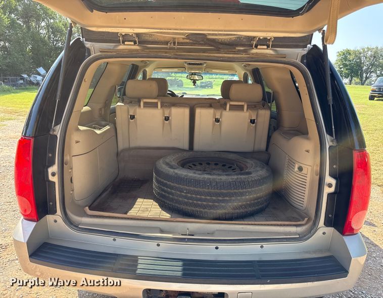 image for item DW2984 2010 GMC Yukon SUV