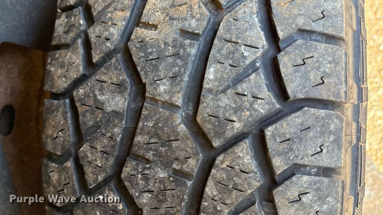 image for item DW2984 2010 GMC Yukon SUV