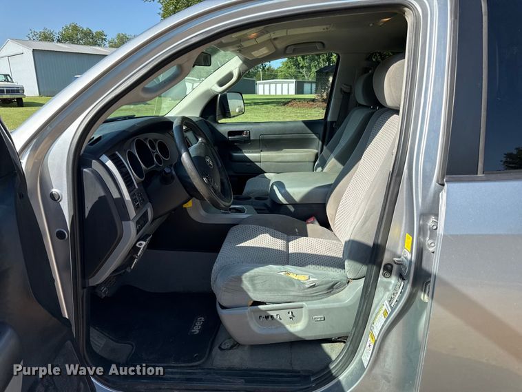 image for item DW2987 2011 Toyota Tundra Double Cab pickup truck