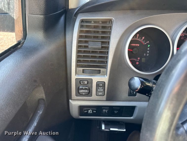 image for item DW2987 2011 Toyota Tundra Double Cab pickup truck