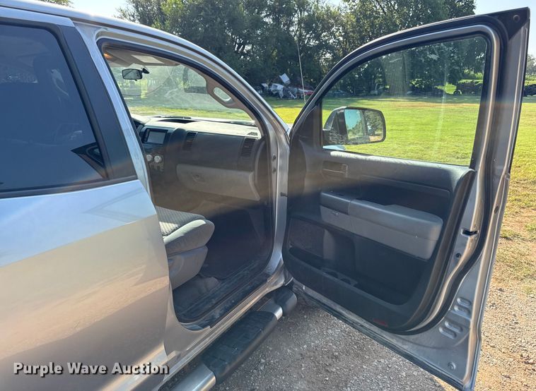 image for item DW2987 2011 Toyota Tundra Double Cab pickup truck