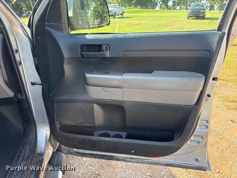 image for item DW2987 2011 Toyota Tundra Double Cab pickup truck