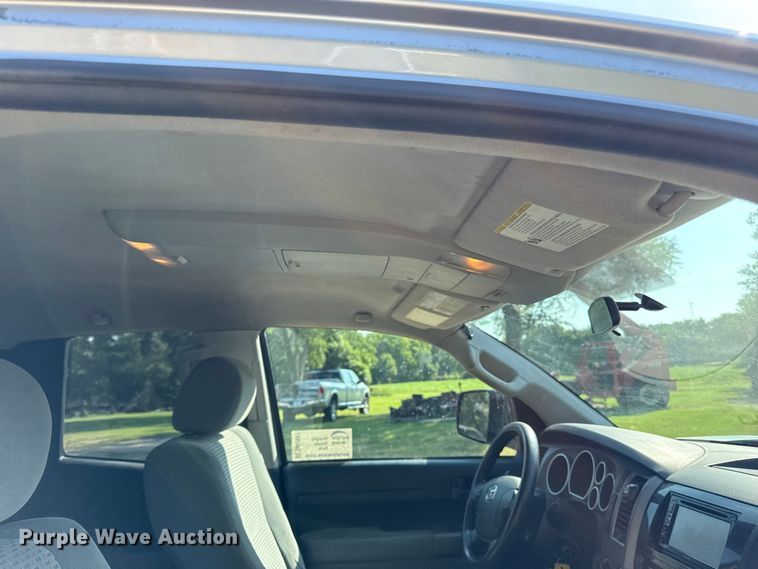 image for item DW2987 2011 Toyota Tundra Double Cab pickup truck