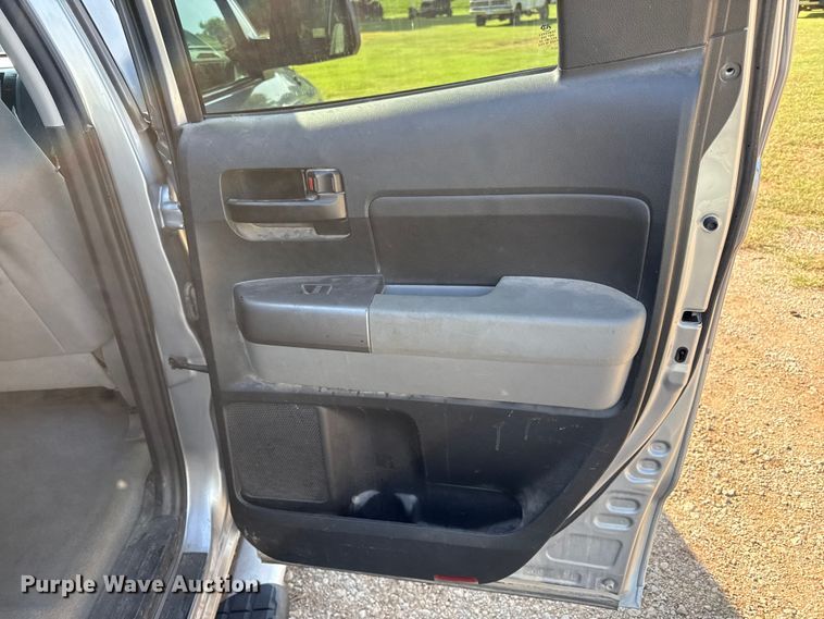 image for item DW2987 2011 Toyota Tundra Double Cab pickup truck