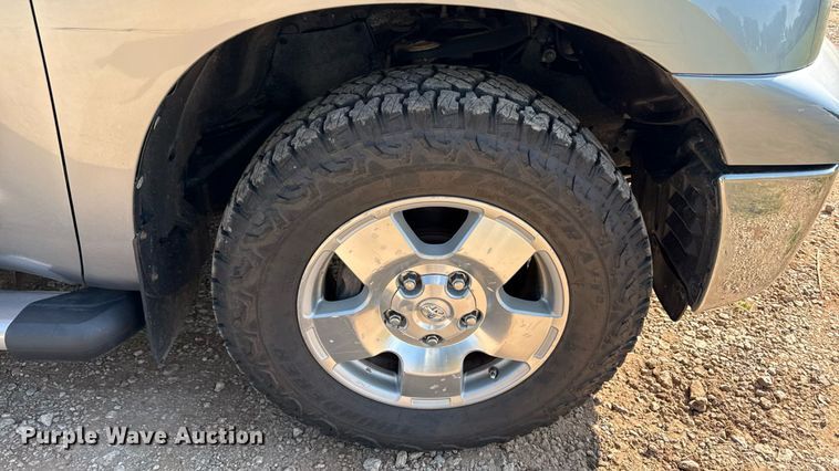 image for item DW2987 2011 Toyota Tundra Double Cab pickup truck