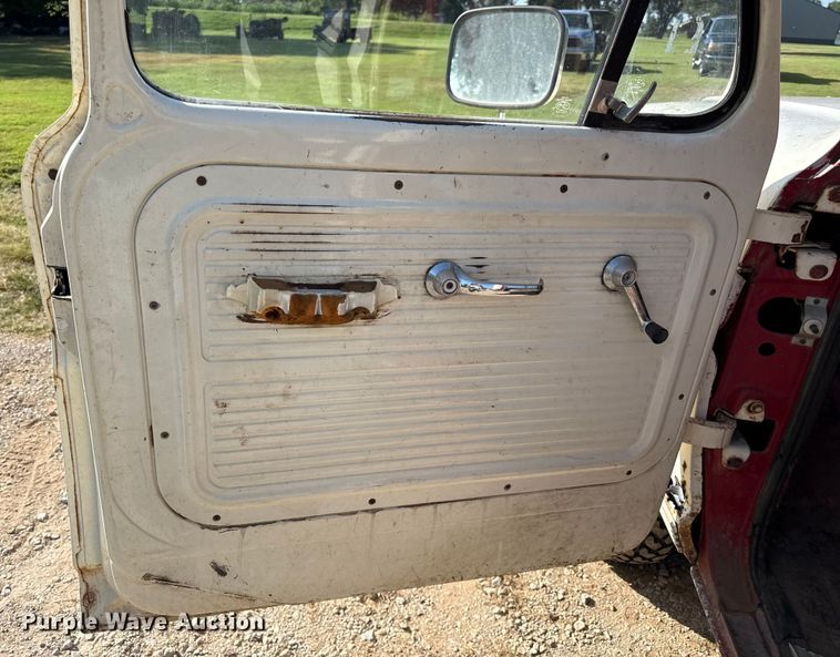 image for item DW2988 1972 Ford F250 pickup truck