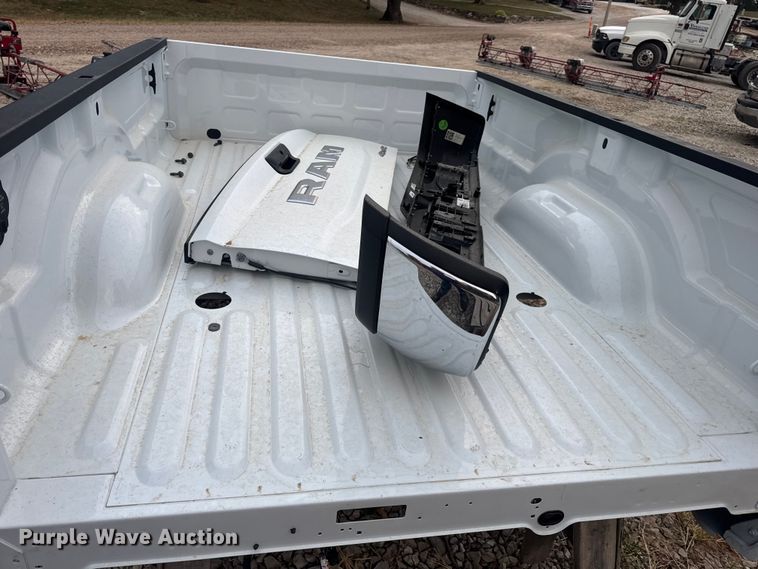 image for item DW6509 Pickup truck bed