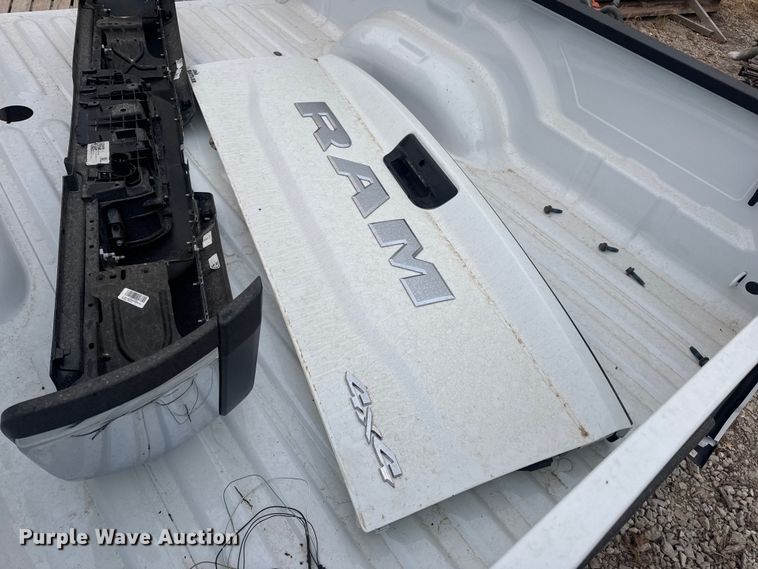 image for item DW6509 Pickup truck bed