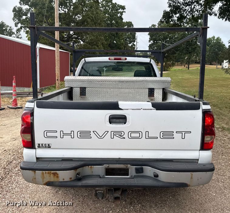 image for item DW6512 2004 Chevrolet Silverado 1500 pickup truck