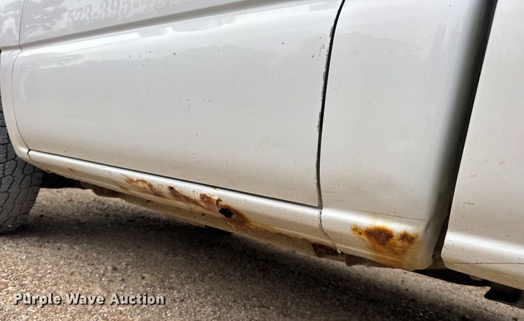 image for item DW6512 2004 Chevrolet Silverado 1500 pickup truck