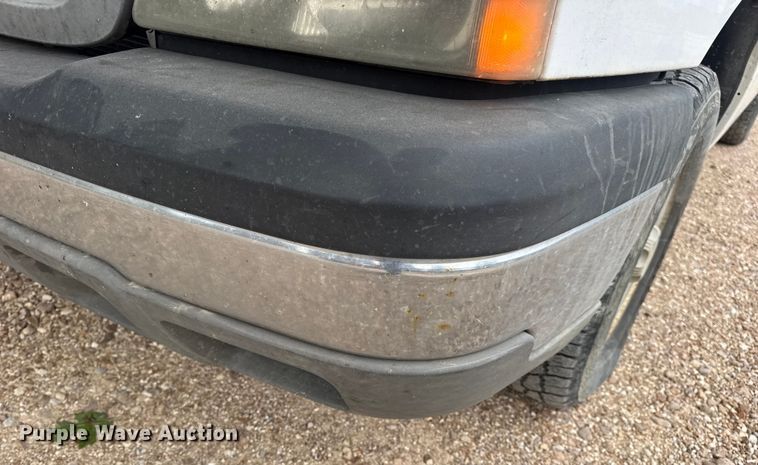 image for item DW6512 2004 Chevrolet Silverado 1500 pickup truck