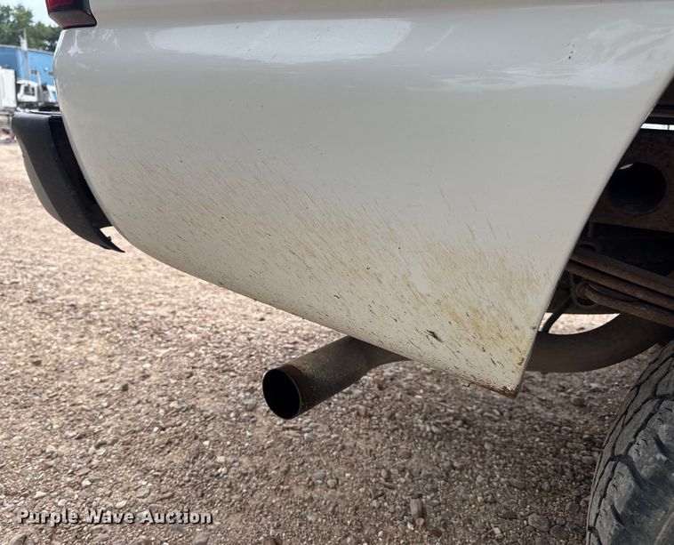 image for item DW6512 2004 Chevrolet Silverado 1500 pickup truck