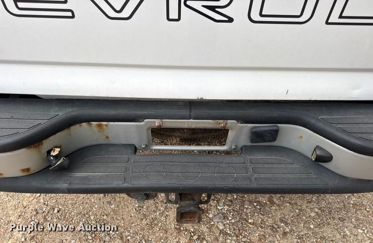 image for item DW6512 2004 Chevrolet Silverado 1500 pickup truck