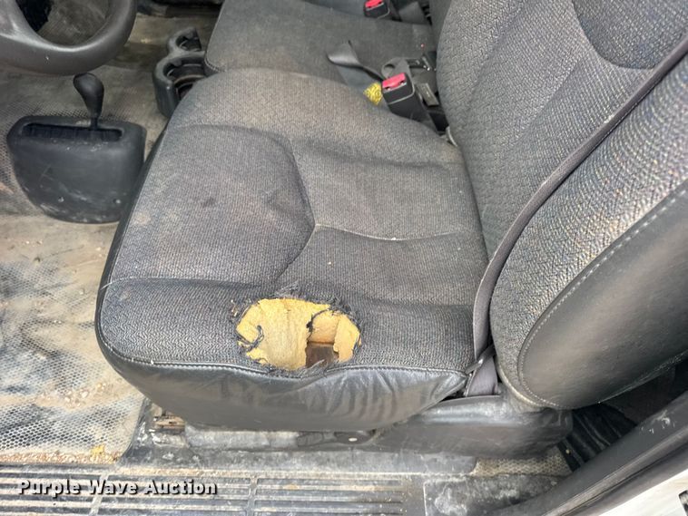 image for item DW6512 2004 Chevrolet Silverado 1500 pickup truck