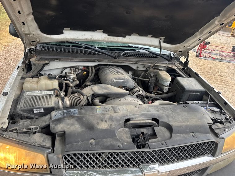 image for item DW6512 2004 Chevrolet Silverado 1500 pickup truck