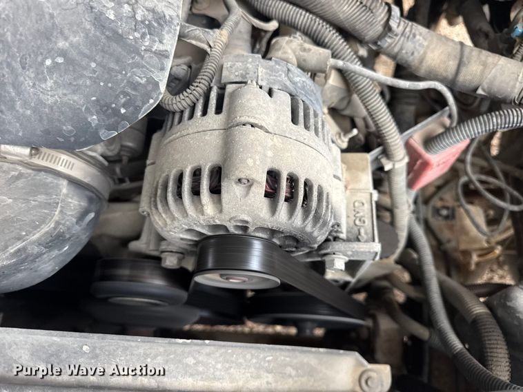 image for item DW6512 2004 Chevrolet Silverado 1500 pickup truck