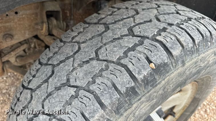 image for item DW6512 2004 Chevrolet Silverado 1500 pickup truck