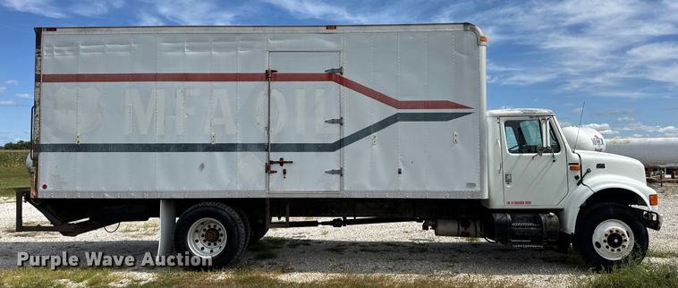 image for item DW6553 1995 International  4700 box truck