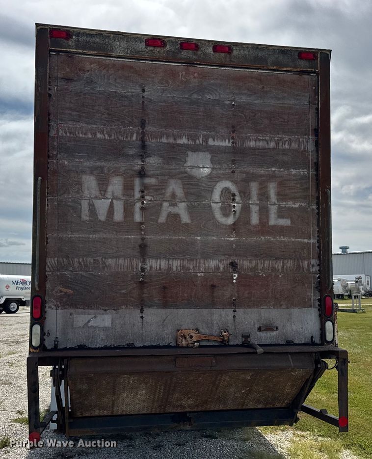 image for item DW6553 1995 International  4700 box truck