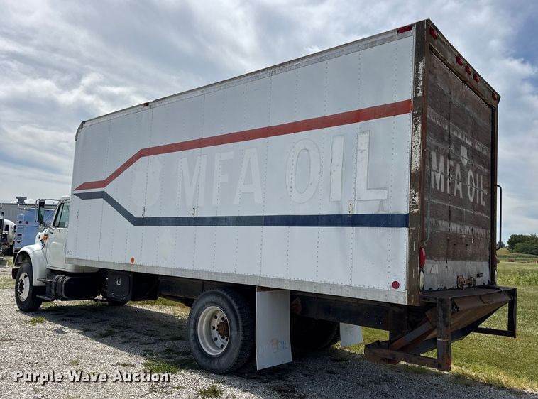 image for item DW6553 1995 International  4700 box truck