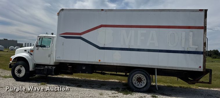 image for item DW6553 1995 International  4700 box truck