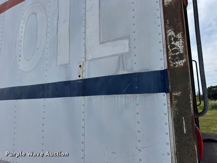 image for item DW6553 1995 International  4700 box truck