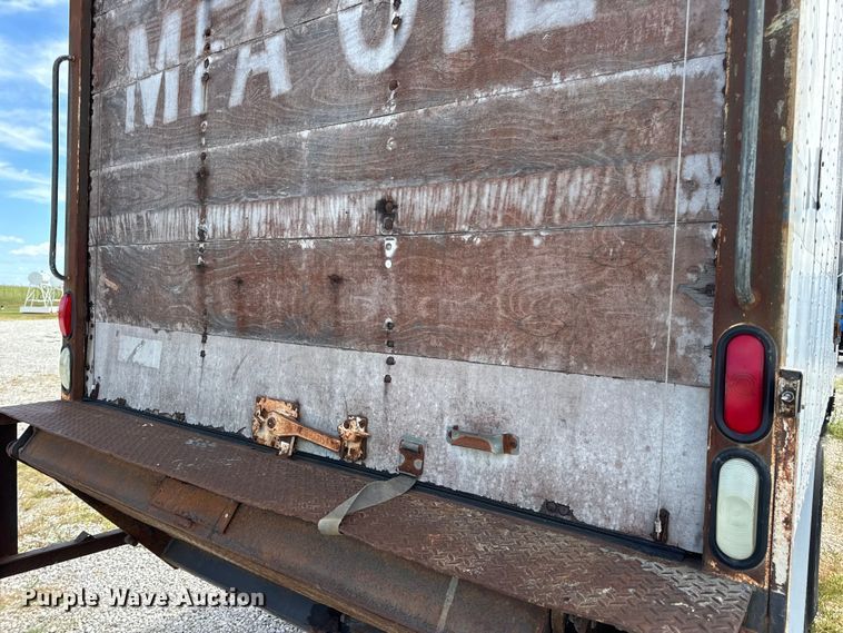 image for item DW6553 1995 International  4700 box truck