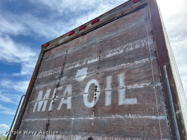 image for item DW6553 1995 International  4700 box truck