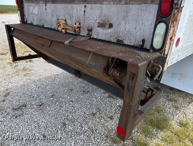 image for item DW6553 1995 International  4700 box truck