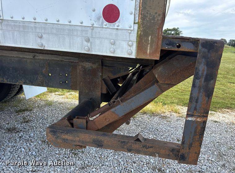 image for item DW6553 1995 International  4700 box truck