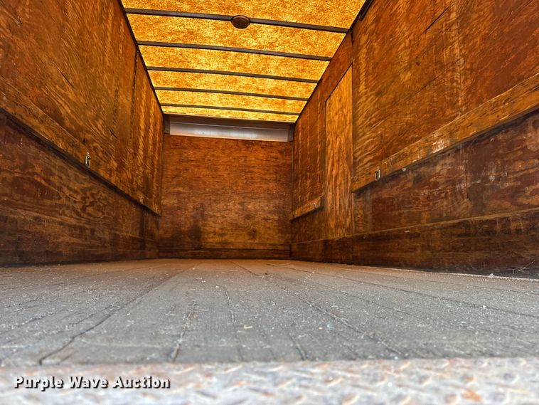 image for item DW6553 1995 International  4700 box truck